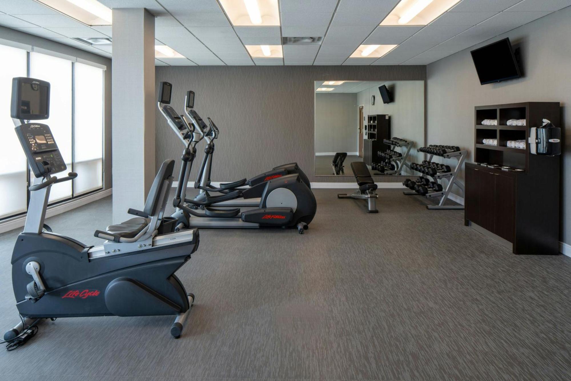 Courtyard By Marriott Jackson Airport/Pearl Hotell Exteriör bild