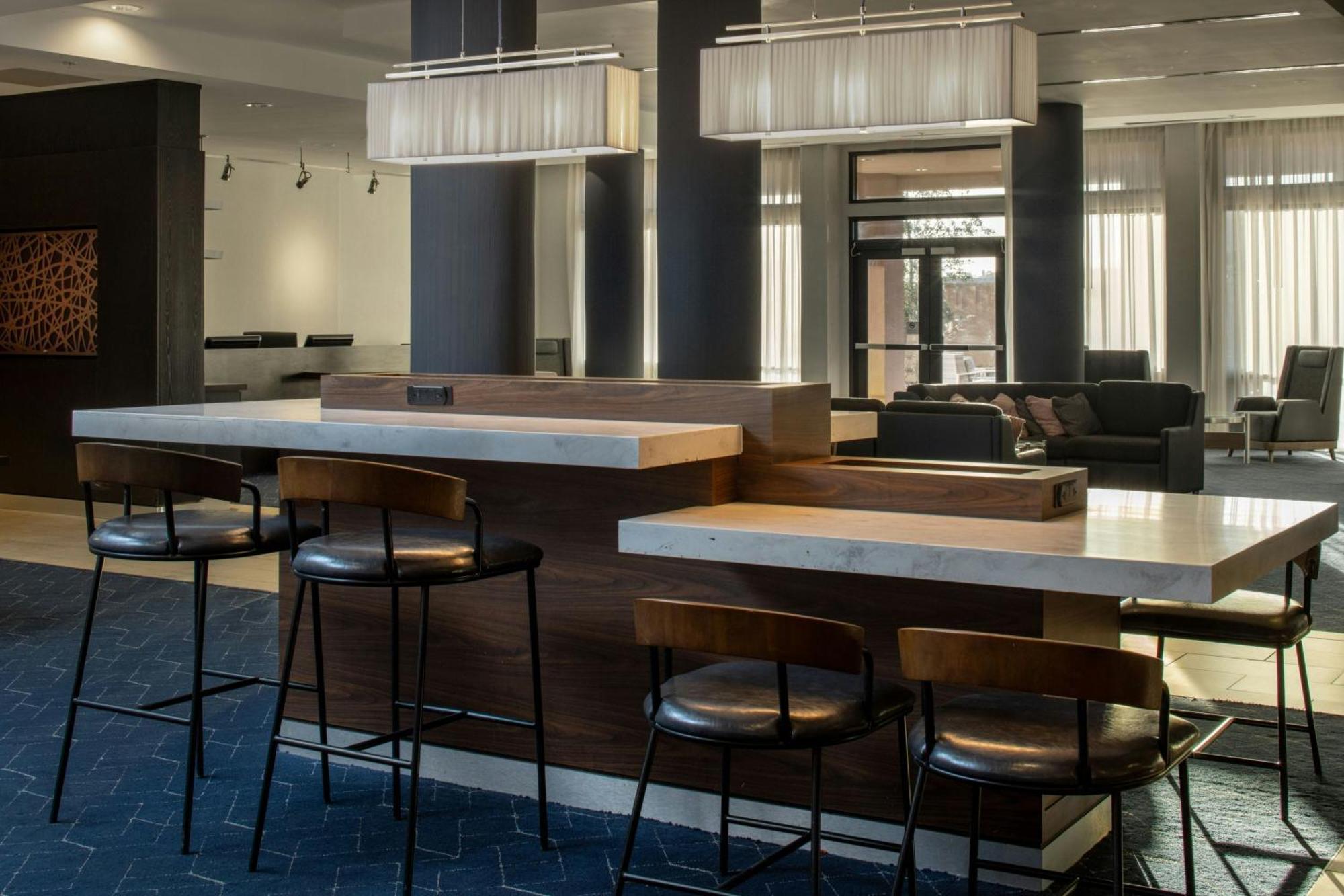 Courtyard By Marriott Jackson Airport/Pearl Hotell Exteriör bild