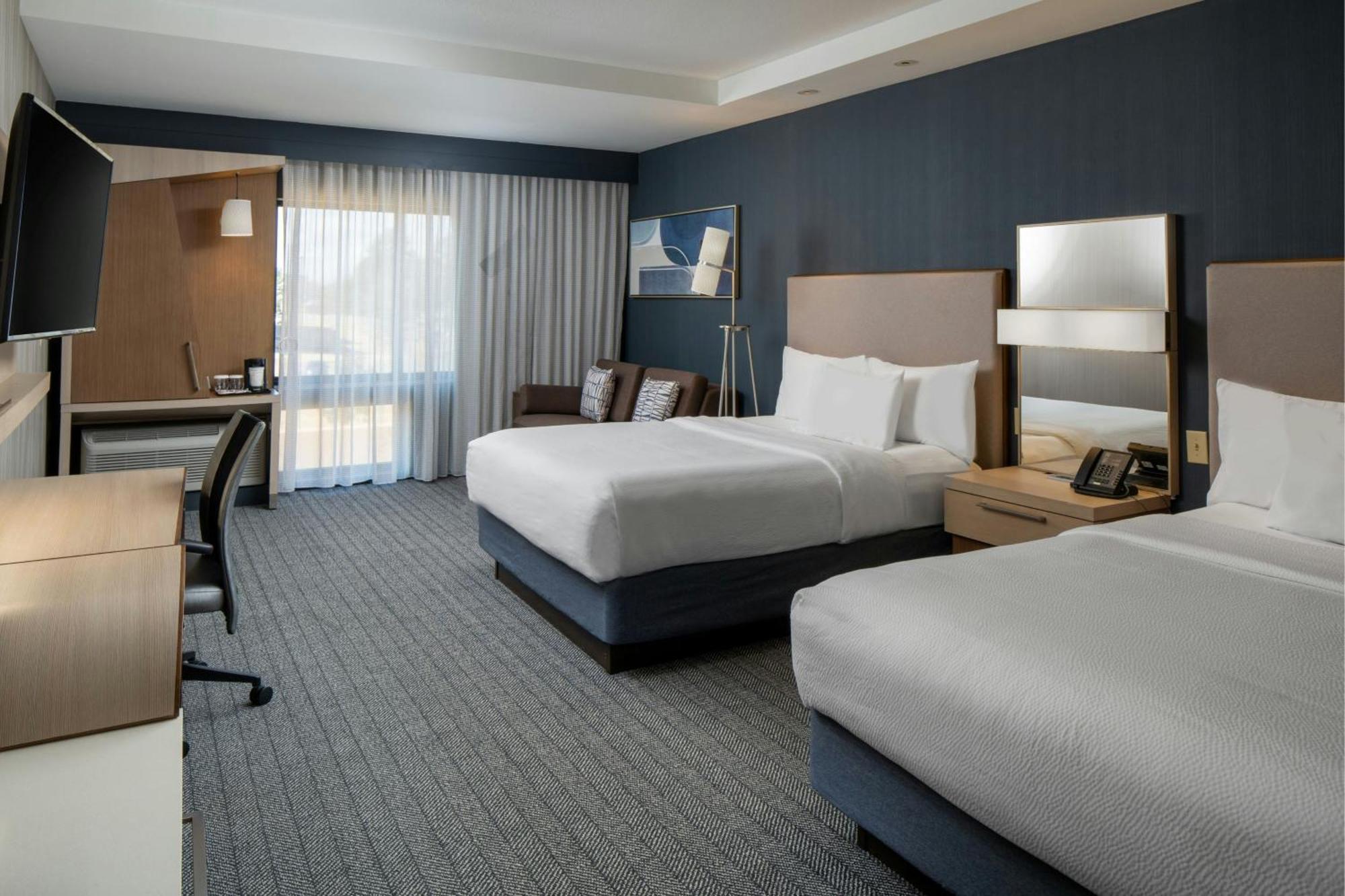 Courtyard By Marriott Jackson Airport/Pearl Hotell Exteriör bild